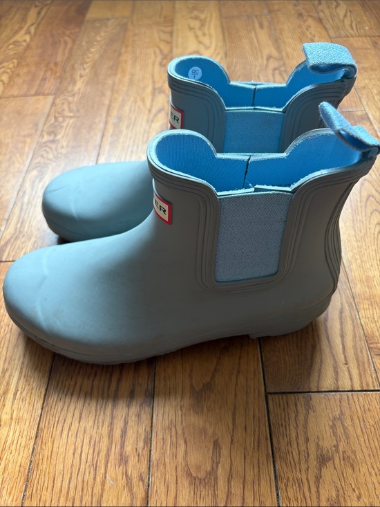 Hunter Shoes - Hunter Grey Short Chelsea Rain Boots with Blue Lining